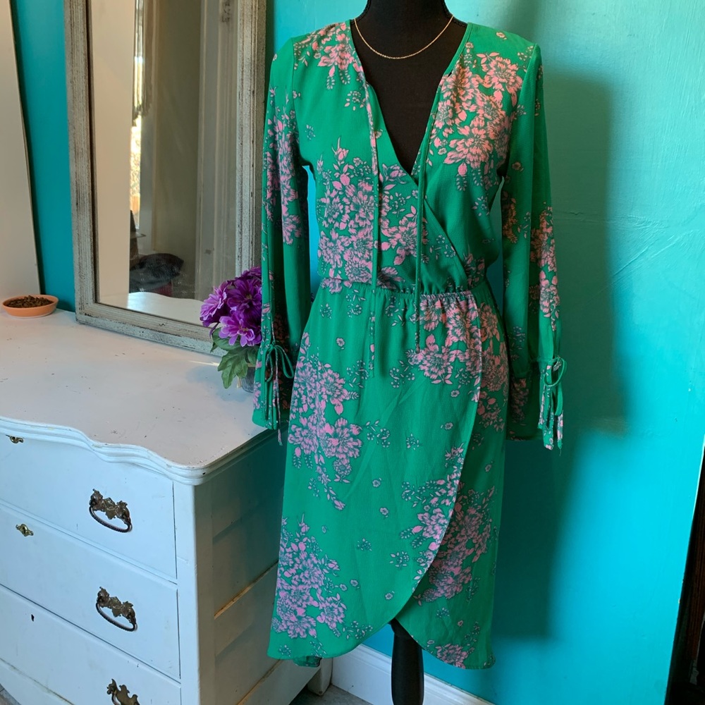 NWT Gorgeous H&M divided dress !